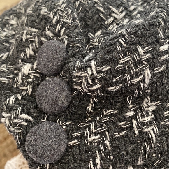woolblend newsboy Cap Hat Women’s Grey & White Warm Woven Quilted button details - Picture 3 of 7